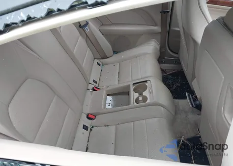 2012 Mercedes-Benz C 250 из США, поврежденный, VIN WDDGJ4HB0CF755536